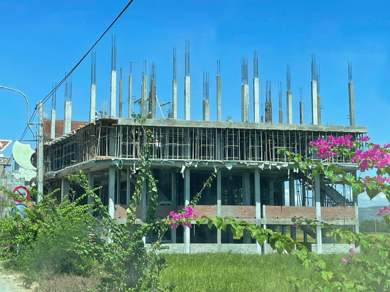 Hình minh họa bài viết: "GIÀN GIÁO – CỐP PHA TRỌN GÓI: GIẢI PHÁP AN TÂM CHO NHÀ THẦU, BƯỚC ĐỘT PHÁ CỦA KỸ SƯ TRẺ ĐẶNG HOÀI BẢO"